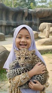 ngajinya di kebun binatang sama bayi kucing 🥰 #anakngaji #ngajiyuk #belajarngaji #ngajianak #cintaalquran #anaksholeh #anaksholehah #alquran #ngajimurottal #ngajiindonesia #rumahngaji #fyp #fypindonesia #videongaji | Bayi Ngaji