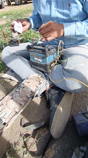 fiber joint by suplising machine internet wire joint #internet #work #wifi #data #wifistudy #hard