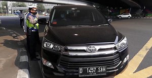 Belasan Kendaraan Langgar Ganjil Genap di Jalan Letjen S. Parman: Banyak Berasal dari Luar Jakarta - Tribunjakarta.com