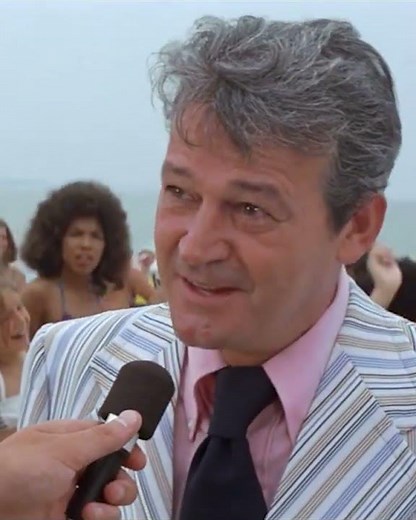 Amity's Mayor Claims The Beaches Are Safe - Jaws Comedy Recap
