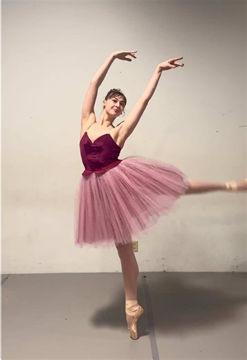 We L-O-V-E the beautiful ballets hitting the stage THIS Saturday 💕 Experience love in all its forms! Experience Golden Sessions, 1 Corinthians 13:13, and I’d Pick You. Grab your partner, bestie, or favorite third wheel and join us February 14 at 7PM at Park Church Near North