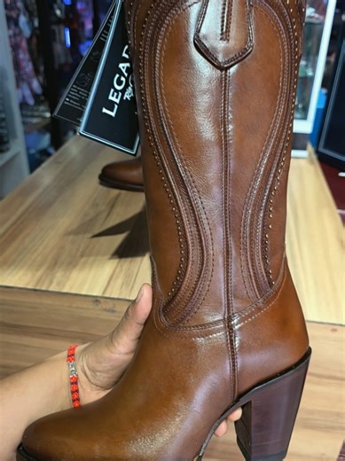 Botas Vaqueras y Estilo Ranchero para Mujeres