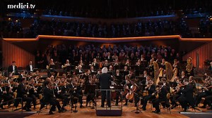 ✨🎶Here's something to cheer you up after this long week! Watch the brilliant Sir Simon Rattle and the Berliner Philharmoniker performing Massenet's Ballet Suite from Le Cid! Full concert is available on medici.tv.✨🎶 https://cutt.ly/2B36wFY | medici.tv