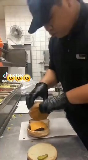 This guy shouldn't be in service line. | Sim Chee Kheong