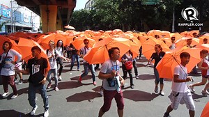 Erap flash mob annoys, amuses