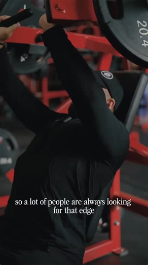 This is why your nightly routine is crucial for gains 💪🏼😴👇🏼 🧠 Growth happens when you recover — not when you train 🍽️ Night nutrition sets the stage for muscle repair & fat-burning 💤 Deep sleep = higher GH better hormone balance 📵 Less screen time = more REM = faster recovery 🧘‍♂️ Nighttime habits determine tomorrow’s performance Stop treating your nights like “off hours.” That’s when your body does the real work. 🔥 Ready to optimize your routine, your recovery, and your physique? 👉 