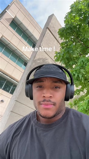 Clocked out, went to the bathroom, stretched and started running ! Make time ! #meantforyou
