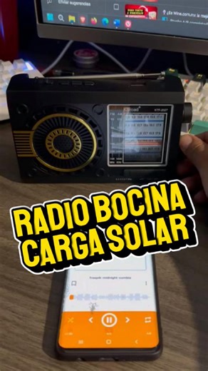 Olvídate de gastar en pilas con esta increíble radio bocina retro que incluye panel de carga solar y linterna potente para trabajar en la oscuridad. Disfruta de tu música favorita vía Bluetooth, USB o radio AM/FM sin preocuparte por la electricidad gracias a su batería inagotable. #radiosolar #bocinabluetooth #tecnologia #herramientas | Experiencias de Compra
