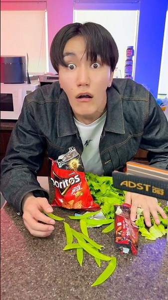 Eat snacks without mom knowing🍿❤️‍🩹