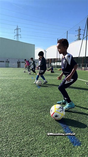 Le job continue🔋🚧 #pourtoiii #foot #motricité #technique #footballtiktok