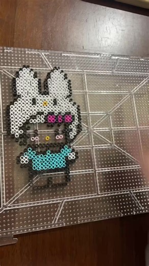 Hello kitty Perler bead art #hellokitty #perlerbeadart #pixelart #beadartist #hellokittyart