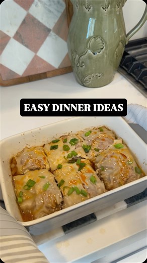 Welcome back to Dumb Dinners, where I make the easiest dinners possible. I kept seeing this recipe everywhere and finally gave in because I needed to know if it was actually worth it. I was ready for it to be overhyped, but it’s genuinely good and almost suspiciously easy. You mix everything in one bowl, layer it into the dish, add a little water for steam, and the oven handles the rest. Ingredients: 1 lb ground pork 2 Tbsp soy sauce 1 Tbsp sesame oil 1 tsp garlic powder 1 tsp ginger powder ½ ts