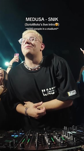 Live greek trap mix ina stadium in SKG🤯 #dj #deejay #sotomoto #snik #mix