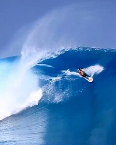 This Is Craig Anderson The surfer playlist and interview featuring Craig Anderson, a free surfer from South Africa, based in Newcastle, NSW, Australia. Watch and read📲 https://nobody.surf/This-Is-Craig-Anderson 📼 Kandui, Mentawai, Indonesia | RAW DAYS (2015) 🎥 Kandui Resort #Surfing #NobodySurf | NobodySurf