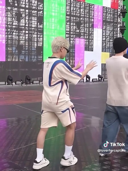 Cáp Cạp Nhảy: Đắm Chìm Trong Âm Nhạc Concert 2024