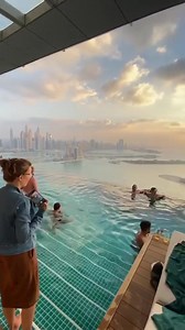The world's highest infinity swimming pool 😍 Dubai 🌅💙 🎥 lukaskarpis | 𝗣𝗹𝗮𝗻𝗲𝘁 𝗘𝗮𝗿𝘁𝗵