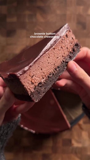 brownie bottom chocolate cheesecake brownie: 2 eggs 1/2 cup (42g) cocoa powder 1/2 tsp (3g) each salt, baking powder 1 1/2 tsp (6g) vanilla 1/2 cup (113g) unsalted butter (melted) 1 cup (200g) sugar 3/4 cup (90g) flour 1/4 cup (43g) chocolate chips (optional) *microwave butter and sugar gradually until sugar dissolves and is shiny. set aside. in another bowl, mix together eggs, cocoa, salt, baking powder, and vanilla. combine the egg and butter mixtures well, then mix flour, then the chocolate c