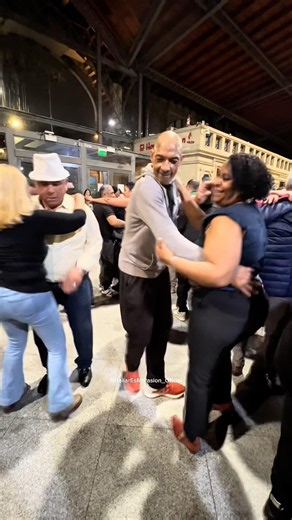 Así se disfruta una buena cumbia… #baile #cumbia #bailando #dance #uruguay