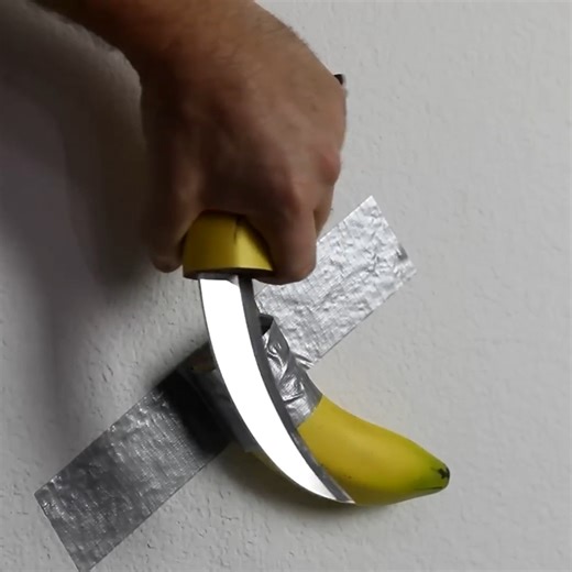 It slices, it dices, it... decomposes? Ok, not really, but I’m making a rather a-peeling knife that looks just like your favourite fruit and you should too. Puns not included. | Bobby Duke Arts