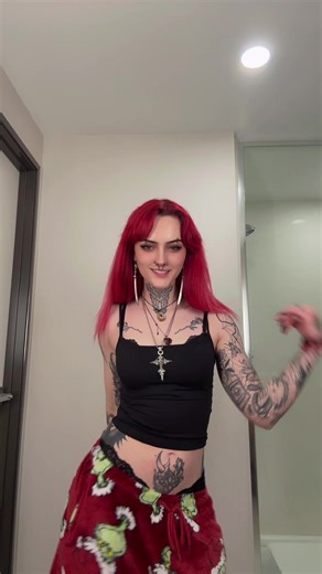 𖤐☠︎︎𝔏𝔢𝔵☠︎︎𖤐 (@goat__spitt02)’s videos with Big Guy - from