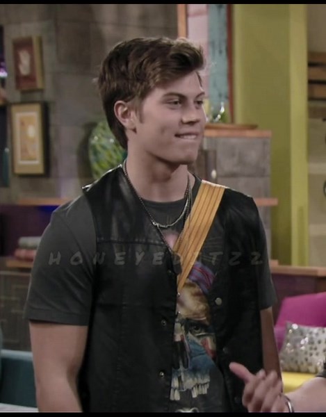 POV: You simp for the main character's best friend... 😏 || Oyster || #fyp #thethundermans #oyster