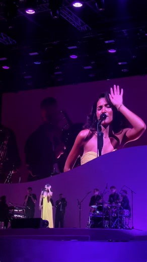 Olivia Dean's Catchy 'Ladies Room' Vibes