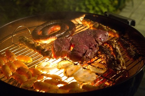 Inflation stays low despite rising meat prices