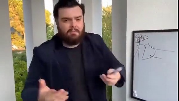 Guy Explaining Whiteboard Orginal | whiteboard method