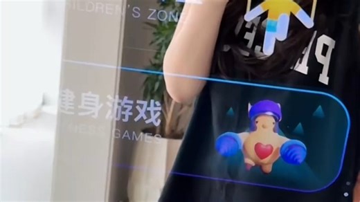 家用健身好搭档，Mirrror智能健身镜让锻炼不再单调，清晰显示动作细节，小户型也能轻松练，真实使用体验更高效！