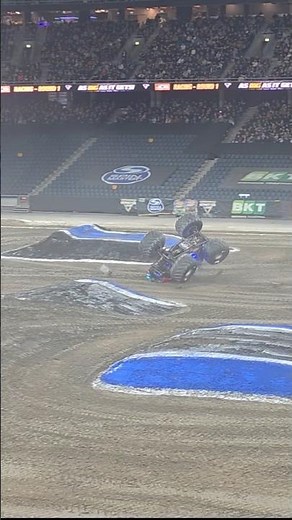 Monster Truck Racing: Ultimate Adrenaline-Pumping Action in the USA!