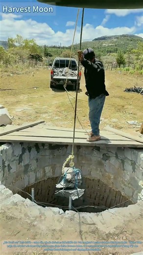 Steine aus einem Brunnen heben! Hebearbeiten mit einem Pickup