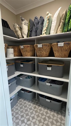 Jade Compston - Refinish With Jade on Instagram: "✨ Transform Your Linen Cupboard with @bunnings ! ✨ Feeling stressed and overwhelmed by a messy space? You’re not alone! Studies show that clutter can significantly impact our mental well-being. I’ve now transformed my laundry into a beautiful space but I can’t neglect the linen cupboard. So….today, I’m tackling that stress head-on by transforming my chaotic linen cupboard into a beautifully organised haven, all with the help of all of the amazing