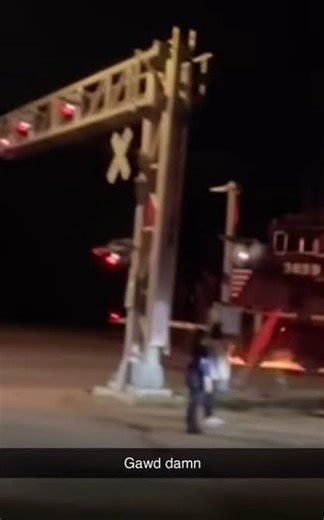 NS train hits car in Belleville, Illinois #train #traincrash #trainwreck