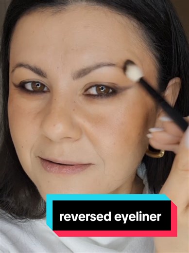 Απάντηση στον χρήστη @varvararapolari Αν λοιπόν φοράς γυαλιά ή αν έχεις κουκουλωτά ματάκια ακολούθησέ με σε αυτό το tutorial 💄 #fyg #beautytok #makeuptoker #glassesmakeup #hoodedeyesmakeuptips