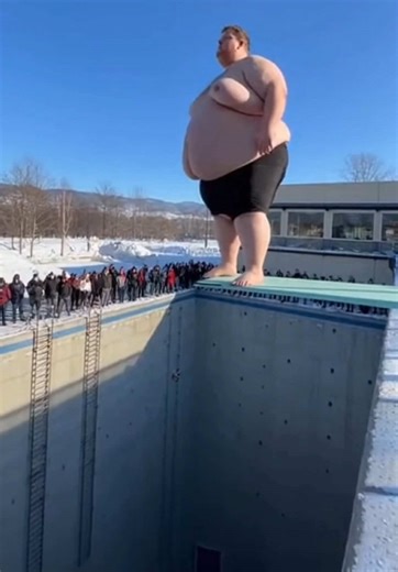 Poor guy 😖 — looks like he didn’t realize the pool was empty 😳😬😱 | Empty Pool