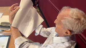 321 reactions · 50 shares | Don Bluth University Masterclass! Here is Don flipping a Fievel Mousekewitz test on day 2! Who doesn’t love the sound of a full room of animators flipping paper! | Traditional Animation | Facebook