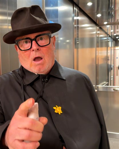 176K views · 2.9K reactions | Too many Madness songs to name! How many can you rattle off in 15 seconds? It’s harder than it looks! "Hit Parade” our most comprehensive hits album yet, out in November. Pre-order all manner of Vinyl and CD versions https://madnessmusic.lnk.to/hitparade | Madness | Facebook