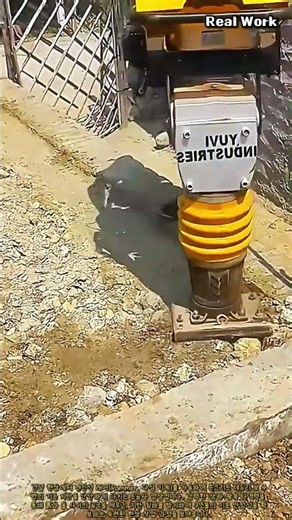 엔진식 래머 장비를 이용한 기초 지반 다짐 작업 #worker #process #tamping #construction #soilcompaction
