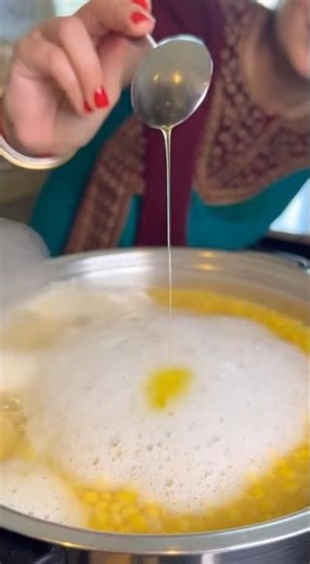 Daal banate waqt foam se pareshan? 😬Ye simple trick use karo…