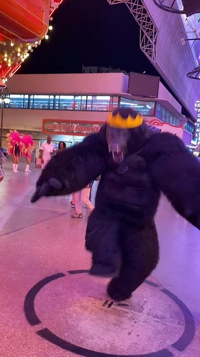 Everybody dance now! Fremont Street, Las Vegas #mrfremontstreet #lasvegas #fremontstreetexperience #reels #trendingreels #reelsvideo #reelsviral #trending #viralvideos #highlights #fremont | James Martin