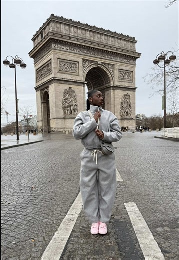 Day 2 in Paris 🇫🇷🥐🛍️ Had the best time exploring the city and doing some shopping before making my way back to London✨ #foryoupage #paris #arcdetriomphe #gallerieslafayette #holybelly