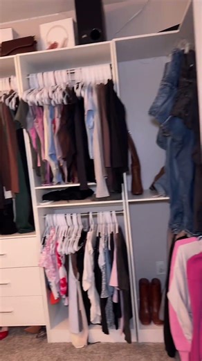Finally, a freestanding closet that actually fits everything AND is renter-friendly 😍 Organize your