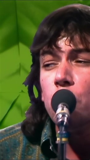 That “Spill The Wine” groove is irresistible 🍷🎶 #EricBurdon #WAR #SpillTheWine #YTShorts