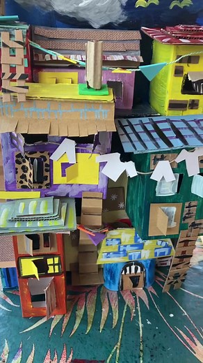 There are 2 mental triggers that are super powerful and can be a game-changer for your arts & crafts business. They are called anticipation and scarcity. Let’s chat about how to use these triggers to boost your marketing game. Anticipation. We all love the thrill of looking forward to something. Start teasing about your upcoming classes or kits a few weeks in advance. Share behind-the-scenes, drop hints, and engage your audience. Build that buzz! Scarcity. Ever heard of FOMO? The fear of missing