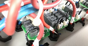 海外製の分散型パワコンの盲点、「コネクタの損傷リスク」 - トラブル - メガソーラービジネス plus : 日経BP