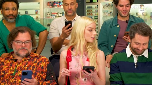 6 minutes of Anya Taylor-Joy speaking Spanish for free therapy