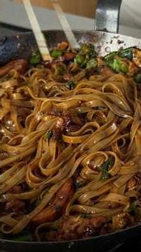 Des nouilles sautées au poulet en -20 minutes !🇹🇭