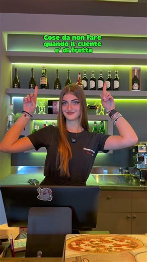 Cose da non fare quando il cliente e' di fretta 👀 #viral #video #pizza