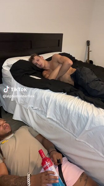 alphamasterflex (@alphamasterflex)’s videos with