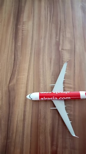 pretty rushed vid 😔 but new plane model YAYYYY!! thank you mum❤️❤️